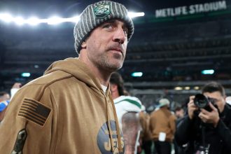 NY Jets QB Aaron Rodgers has nothing to gain by coming back