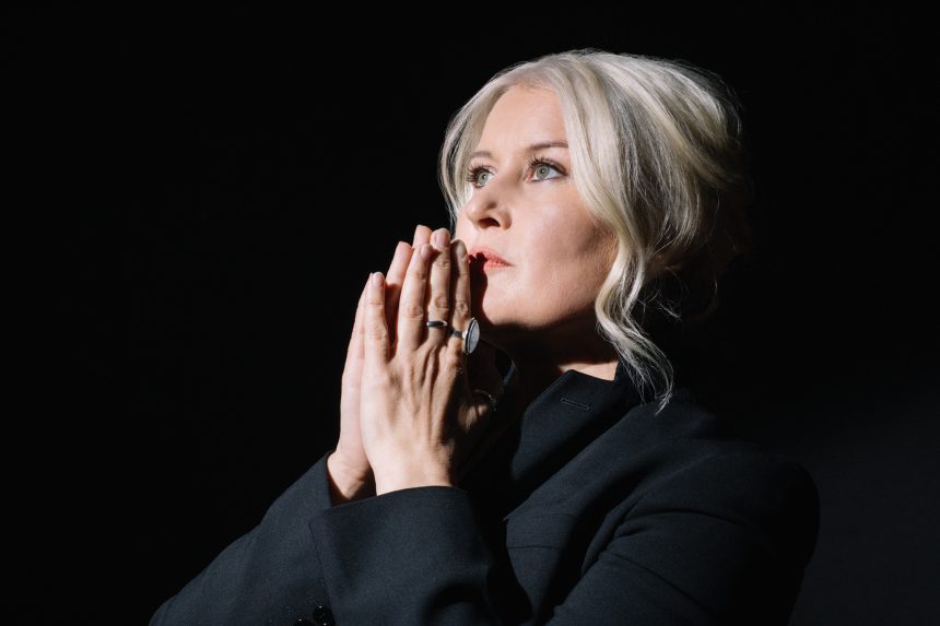 Paula Cole shares new single “The Replacements & Dinosaur Jr”