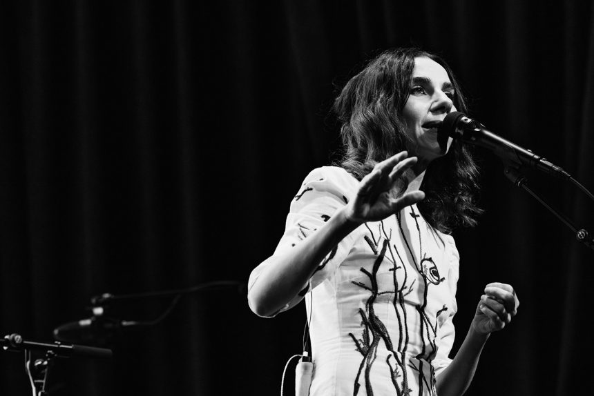 PJ Harvey gave first US performance in 6 years at intimate Brooklyn event (pics, videos, setlist)