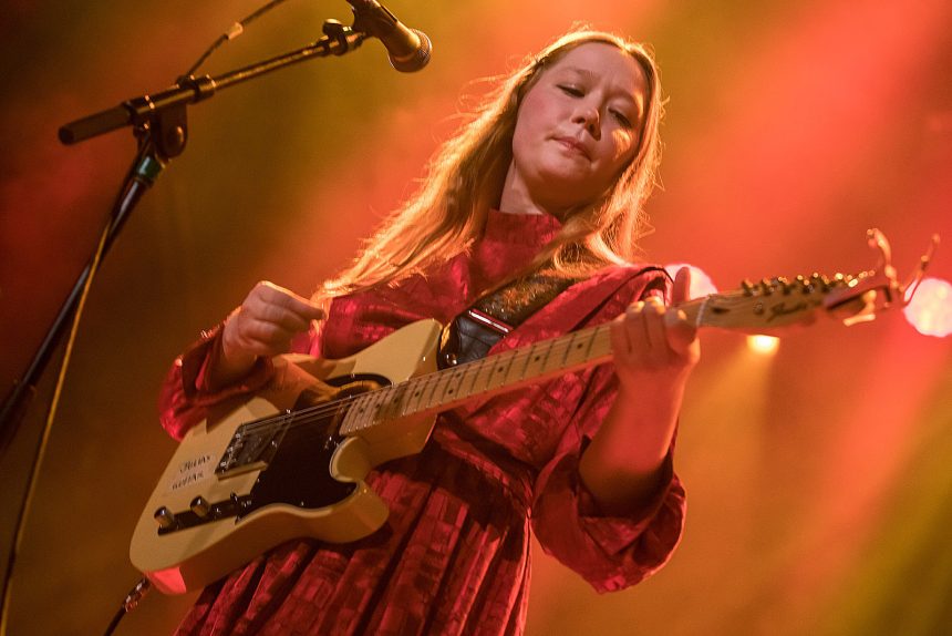 Julia Jacklin announces NYC, Los Angeles & Las Vegas residencies around tour with Mitski