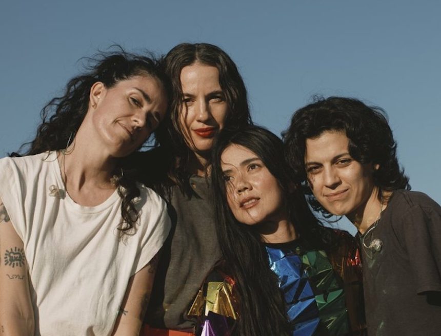 CSS are back, played Primavera São Paulo (full video), announce first US show in 11 years