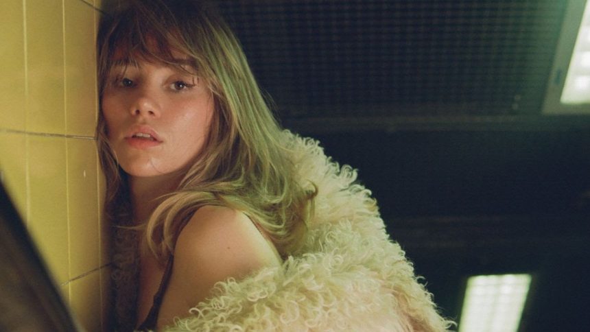 Suki Waterhouse Shares New Single “OMG”: Stream