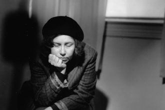 Lo-fi cult artist Linda Smith getting new reissues, touring in April