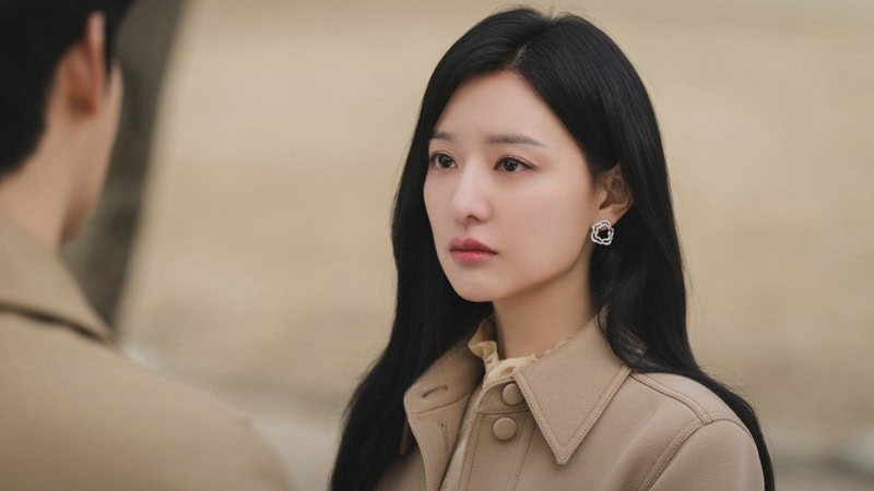 ‘Queen Of Tears’ Episodes 15-16 Fashion: Kim Ji-Won As Hong Hae-In