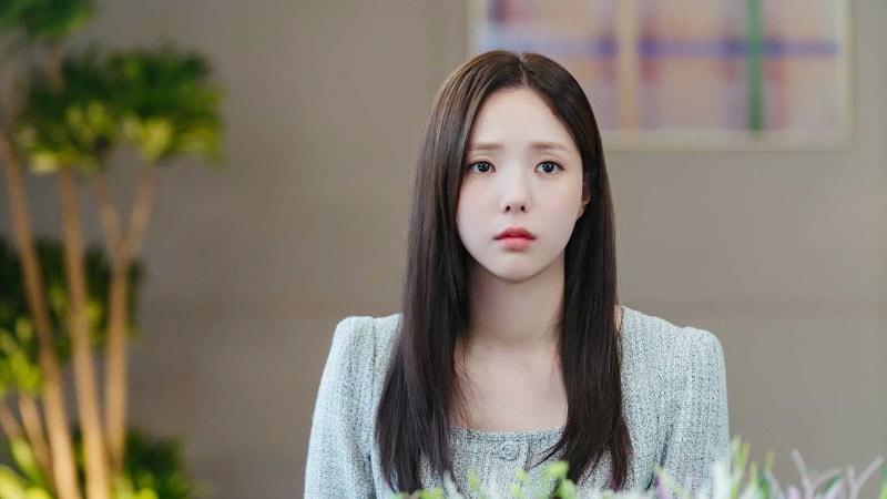 ‘When The Phone Rings’ Episodes 1-2 Fashion: Chae Soo-Bin As Hong Hee-Joo